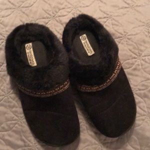 Isotoner Smart Zone slippers